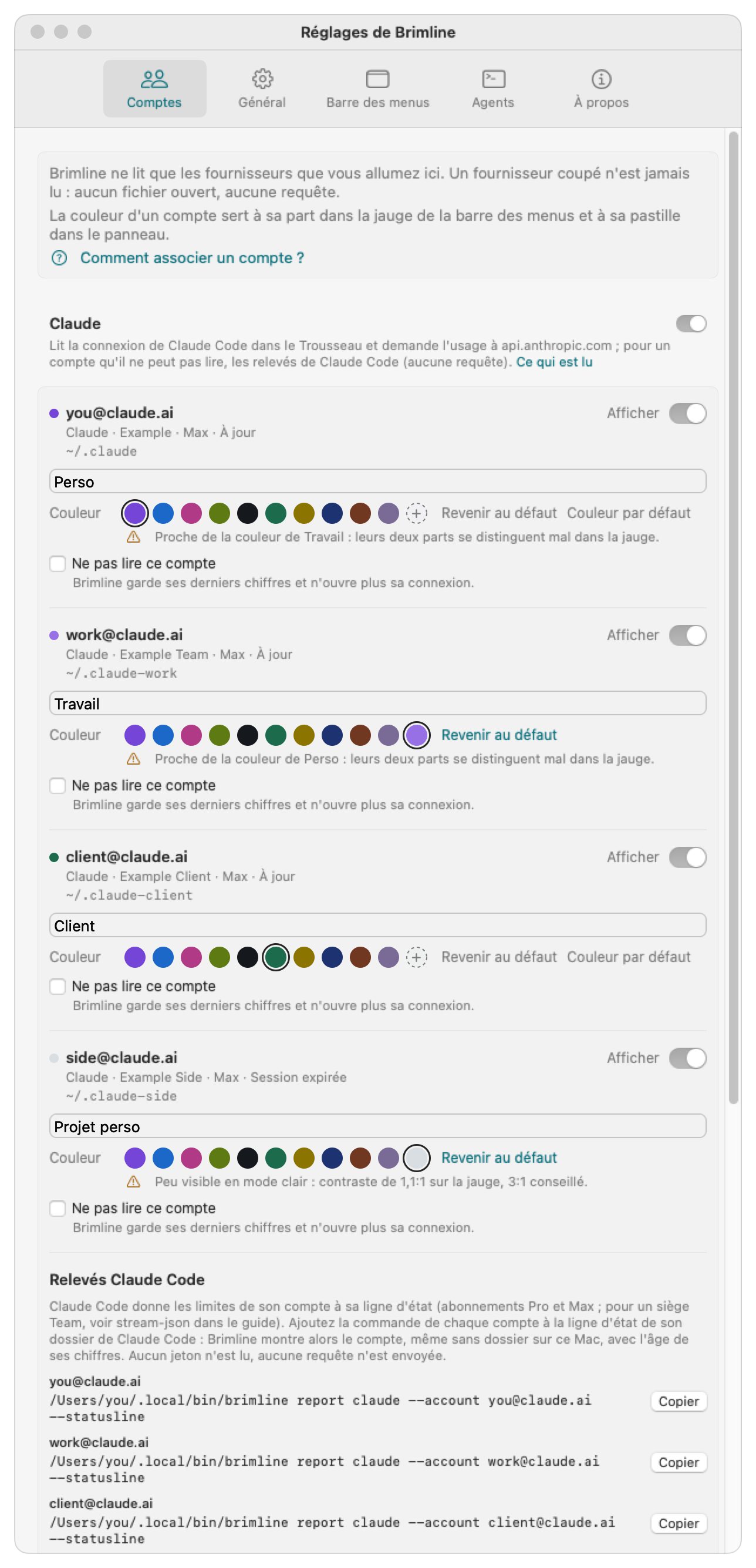 L'onglet Comptes des réglages de Brimline avec quatre comptes Claude d'exemple. Sous chacun, une ligne Couleur : les dix couleurs de la palette, un bouton pour en choisir une autre, et Revenir au défaut. Deux comptes montrent un avertissement : leurs couleurs sont proches ; un autre, que sa couleur est peu visible en mode clair. Plus bas, un bloc Relevés Claude Code avec la commande à copier pour chaque compte.